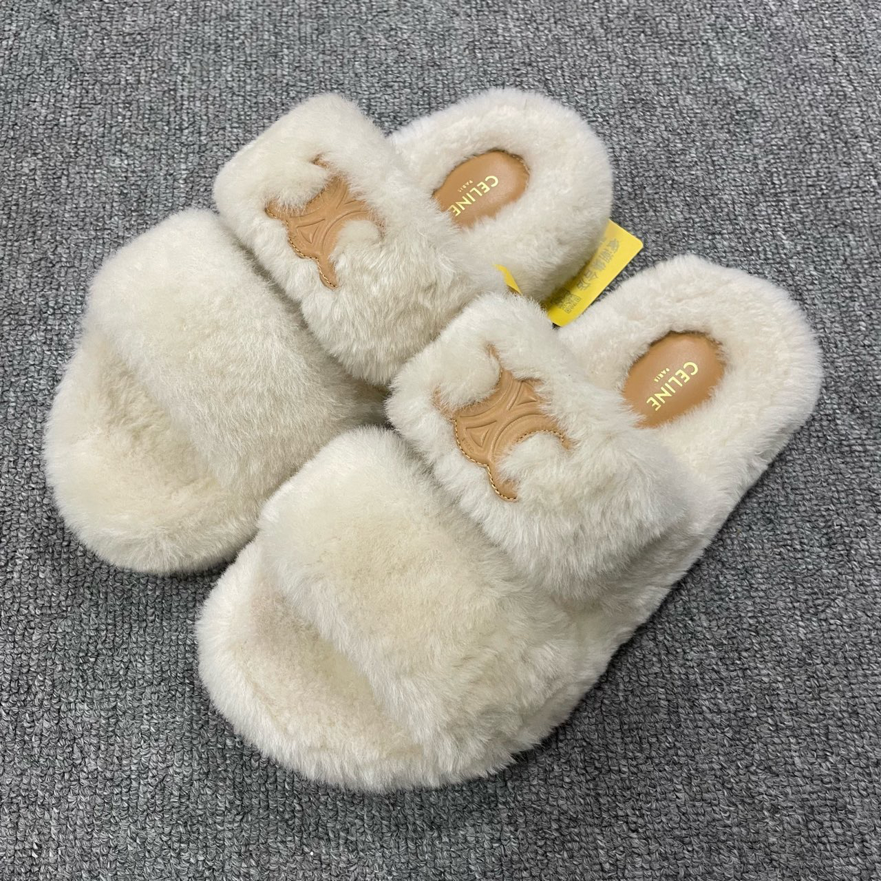 95新 Celine/思琳 平底潮流套脚一字拖鞋  38码/5815