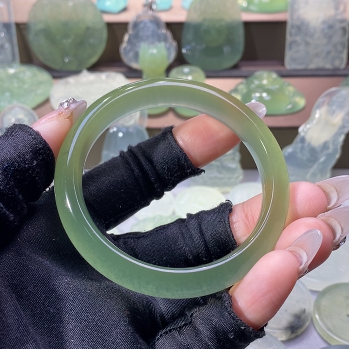 岫玉手镯未镶嵌手镯