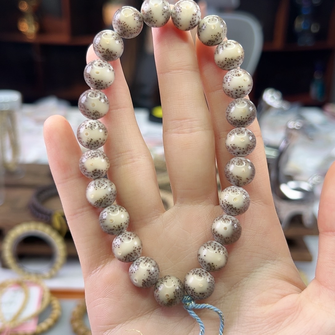 吊坠星月菩提Ll.10.5圆珠 卡姿兰大眼 一线天