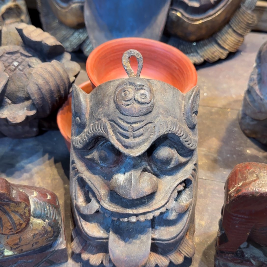 永***5香樟木一个吞口面具精美木雕