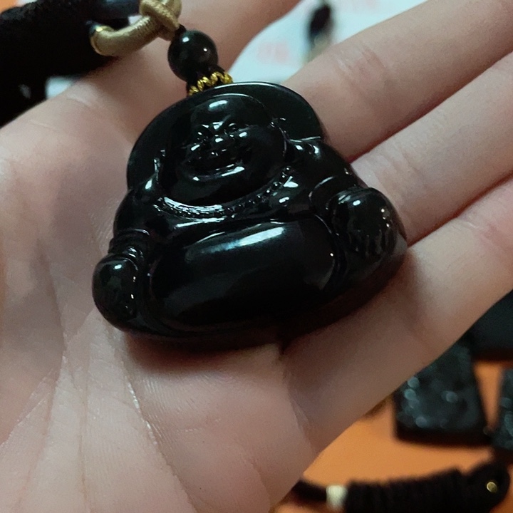 翡翠颈饰未镶嵌你****吃