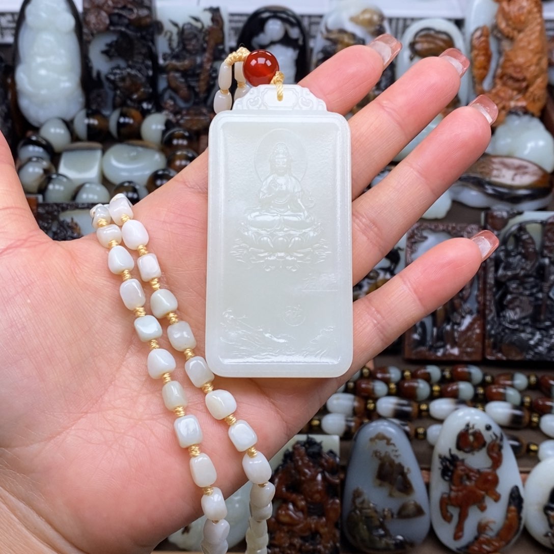 颈饰未镶嵌和田玉