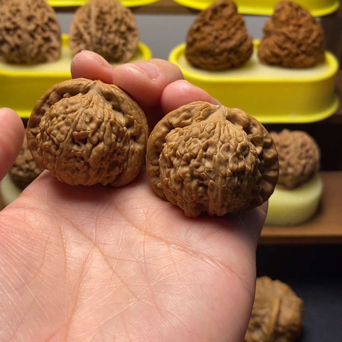 文玩核桃吊坠白狮子40