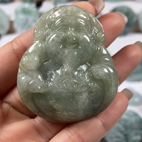 翡翠颈饰未镶嵌财神爷福利