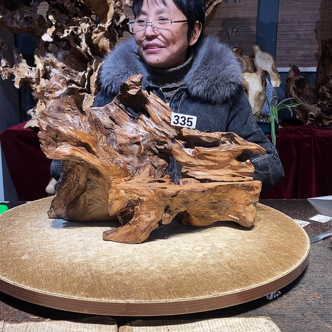 梁***腾335。株木随行根艺