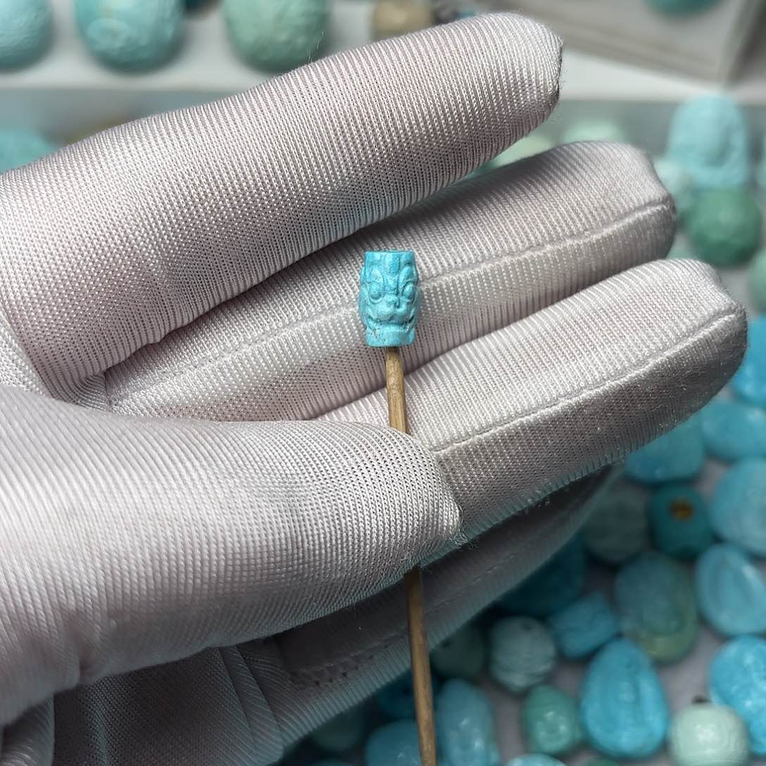 绿松石雕刻件未镶嵌