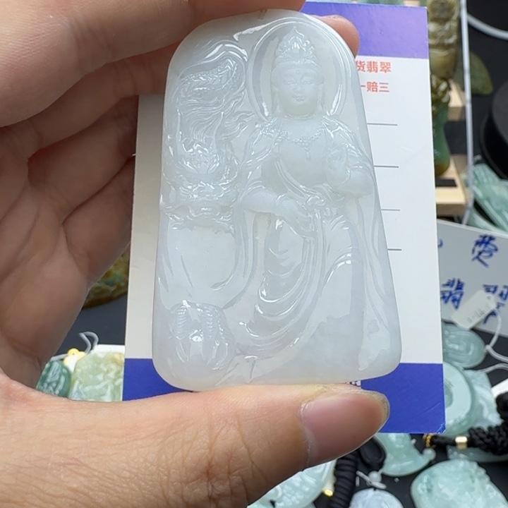 翡翠颈饰未镶嵌蘑***。缅甸翡翠