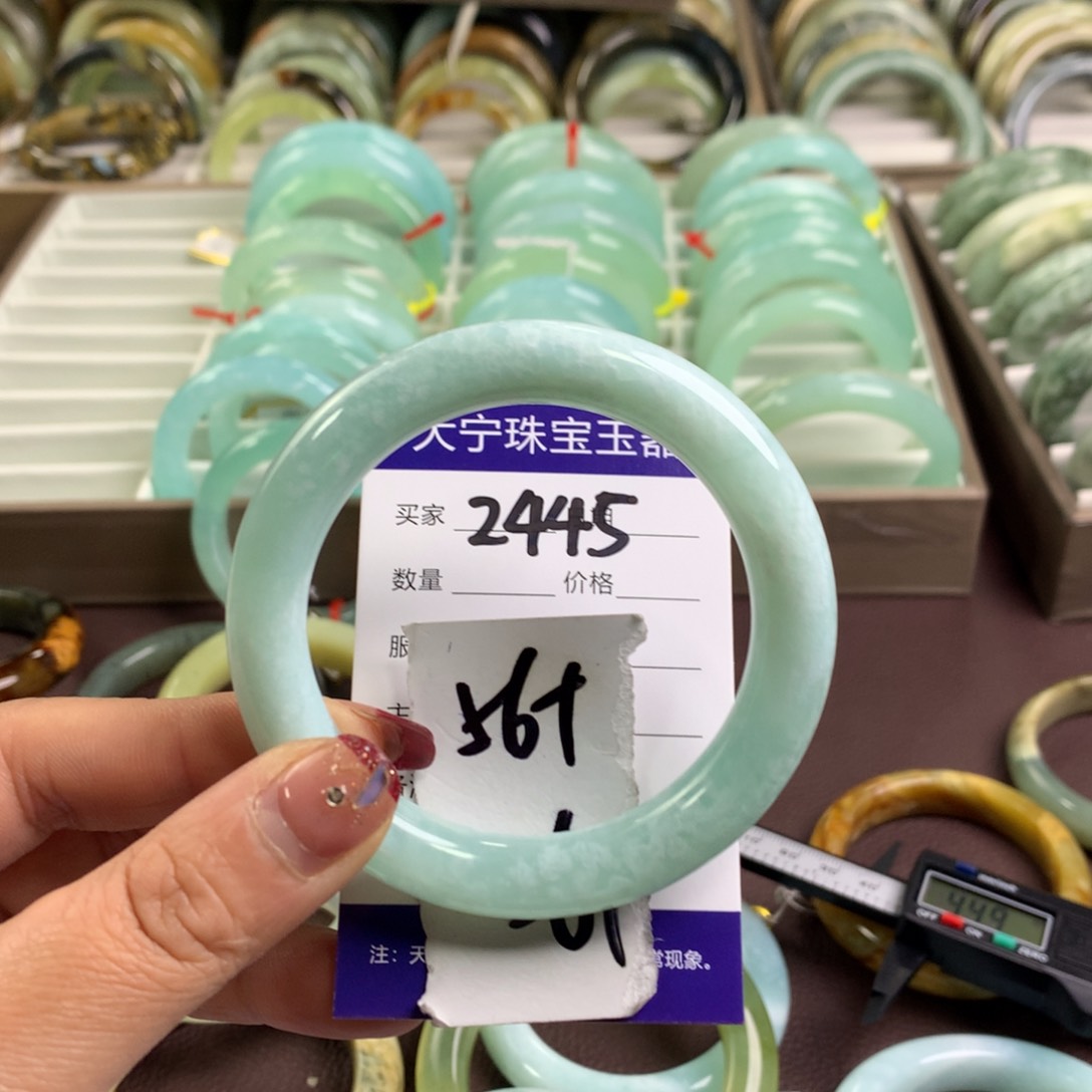 蛇纹石玉手镯未镶嵌2445