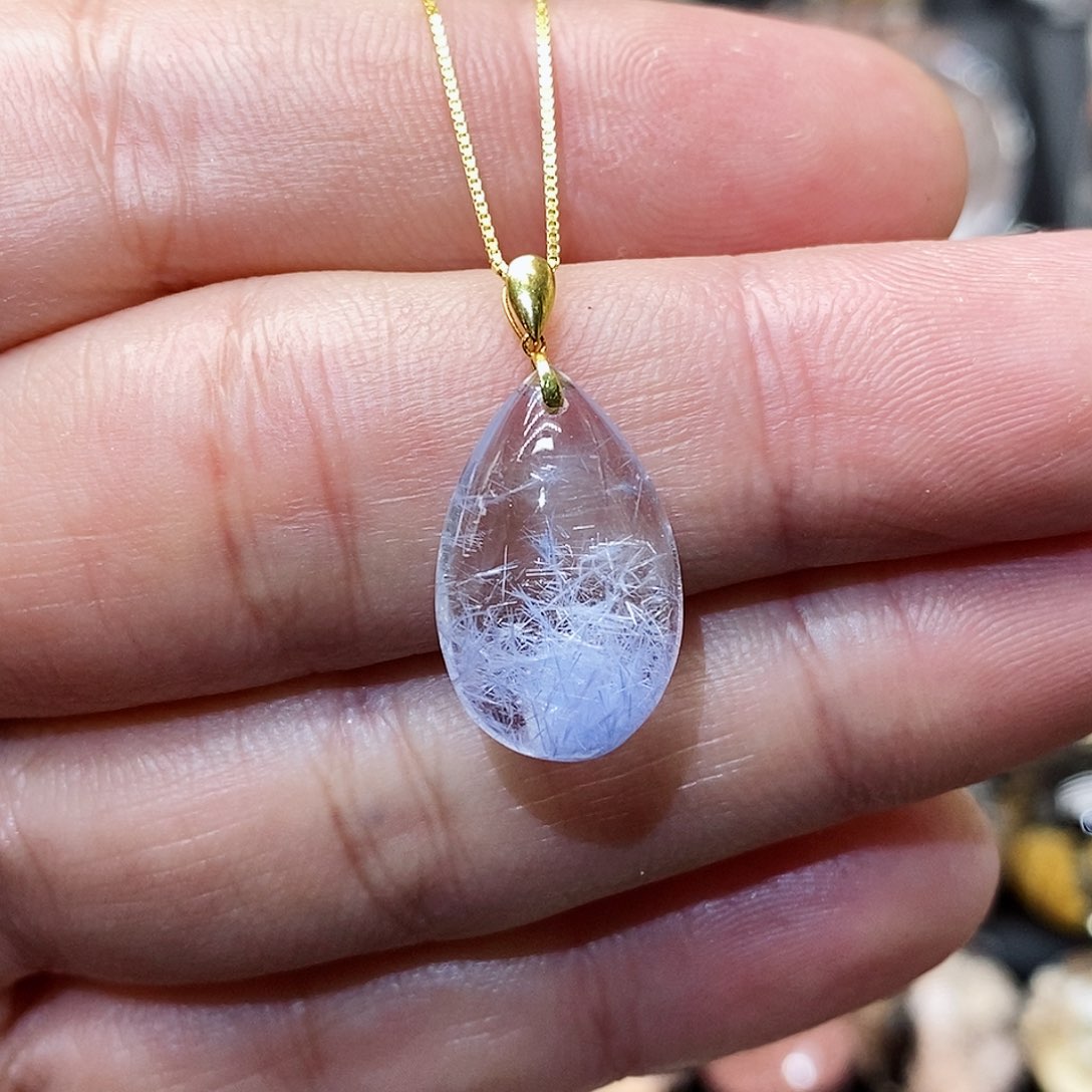 水晶颈饰18K金镶嵌天然精致水晶吊坠