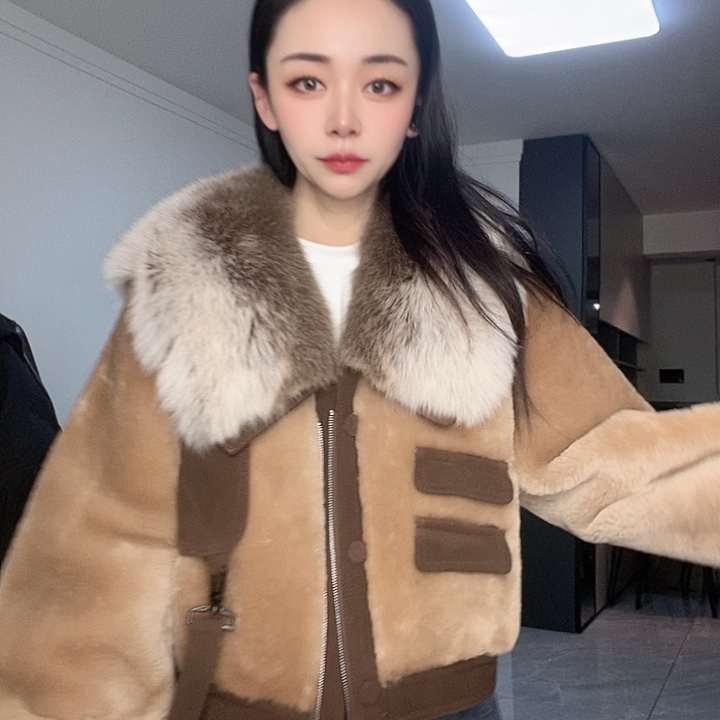 绵羊皮美丽奴皮毛一体配狐狸毛领L125斤