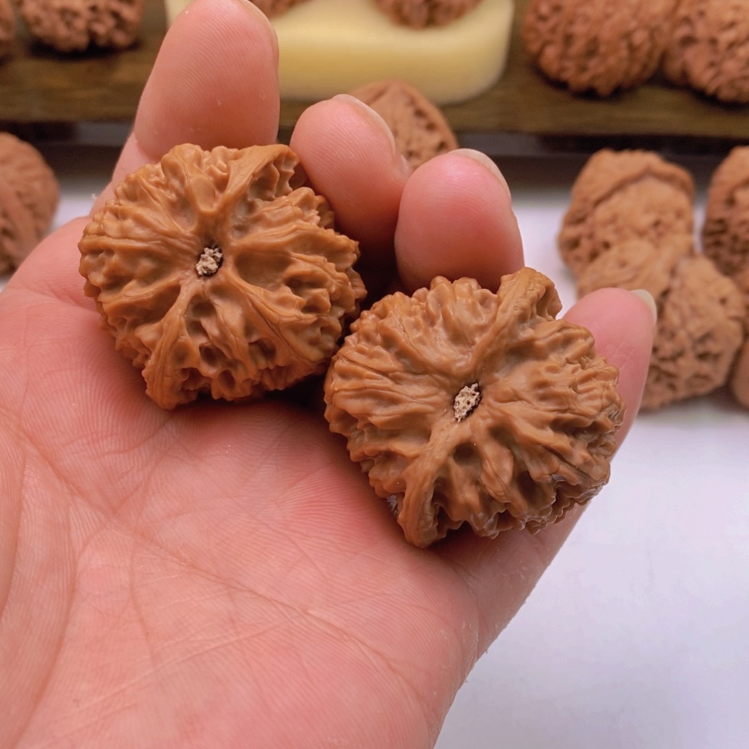 文玩核桃把件z**o文玩核桃