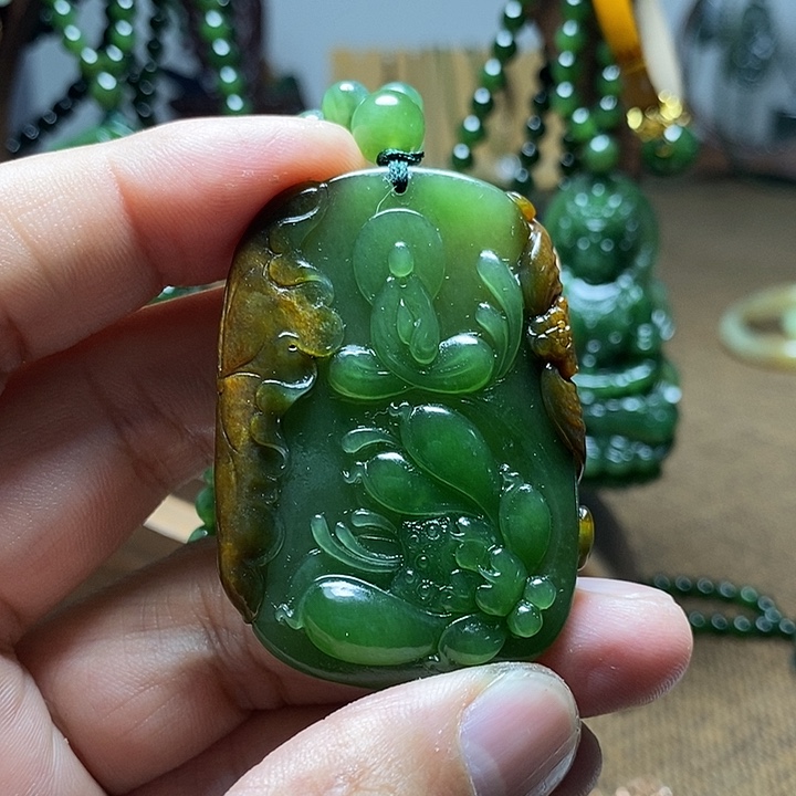 和田玉（碧玉）未镶嵌颈饰