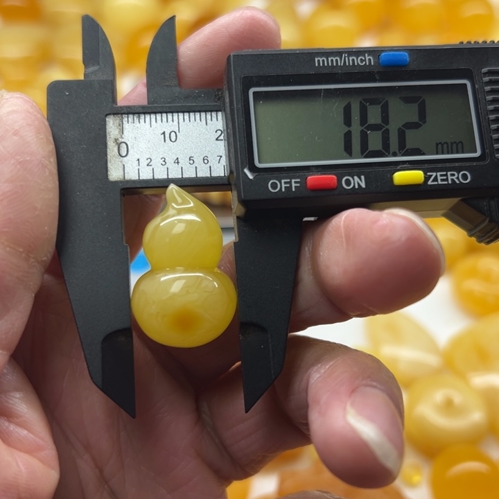 琥珀（矿物珀）未镶嵌裸石