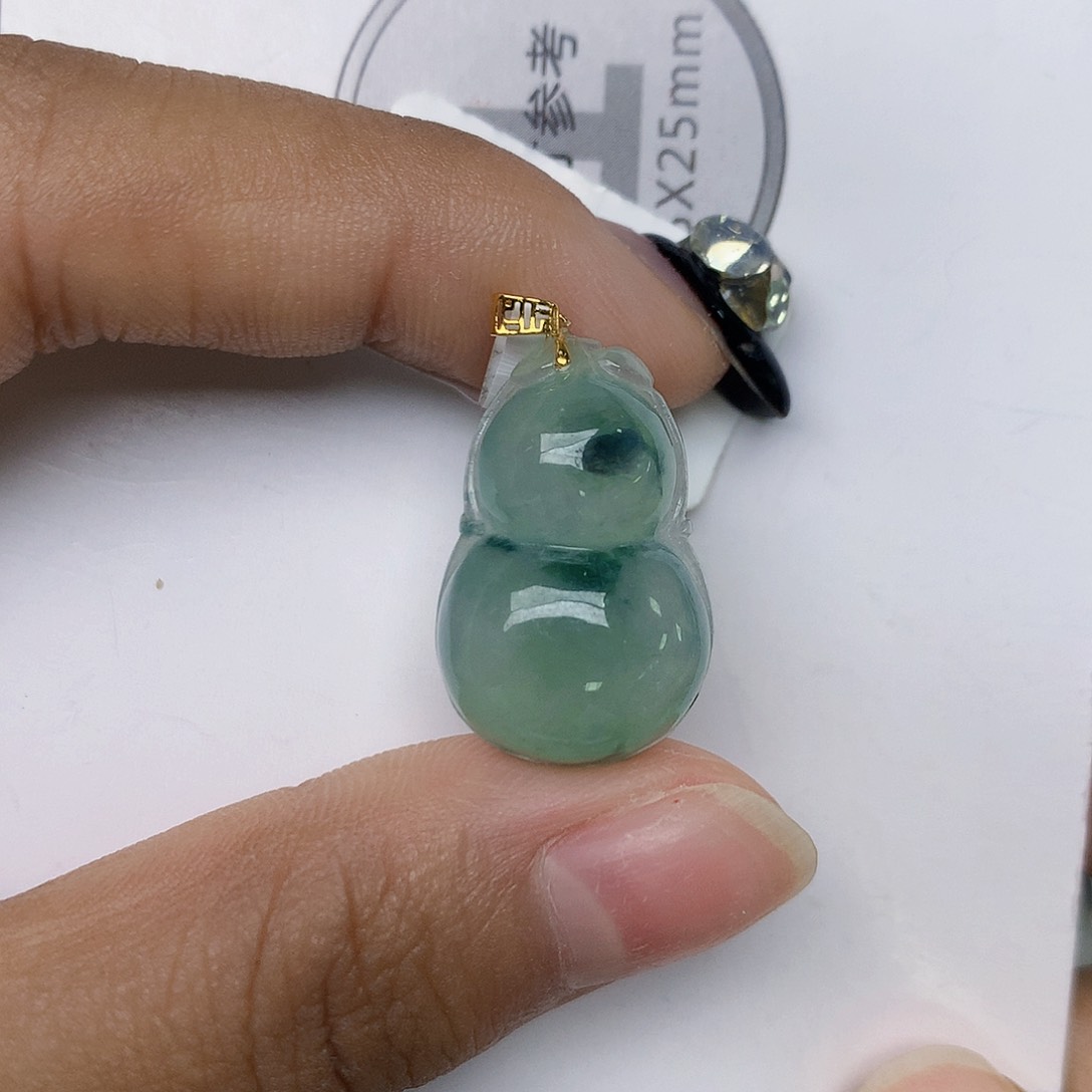 颈饰18K金镶嵌翡翠天然翡翠