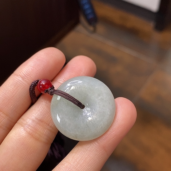 翡翠未镶嵌颈饰平安扣