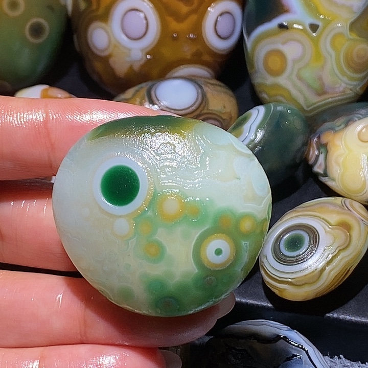 玛瑙/玉髓未镶嵌珠宝奇石26