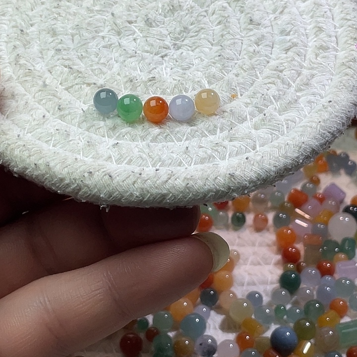 翡翠散珠未镶嵌定制翡翠卡6+，一组