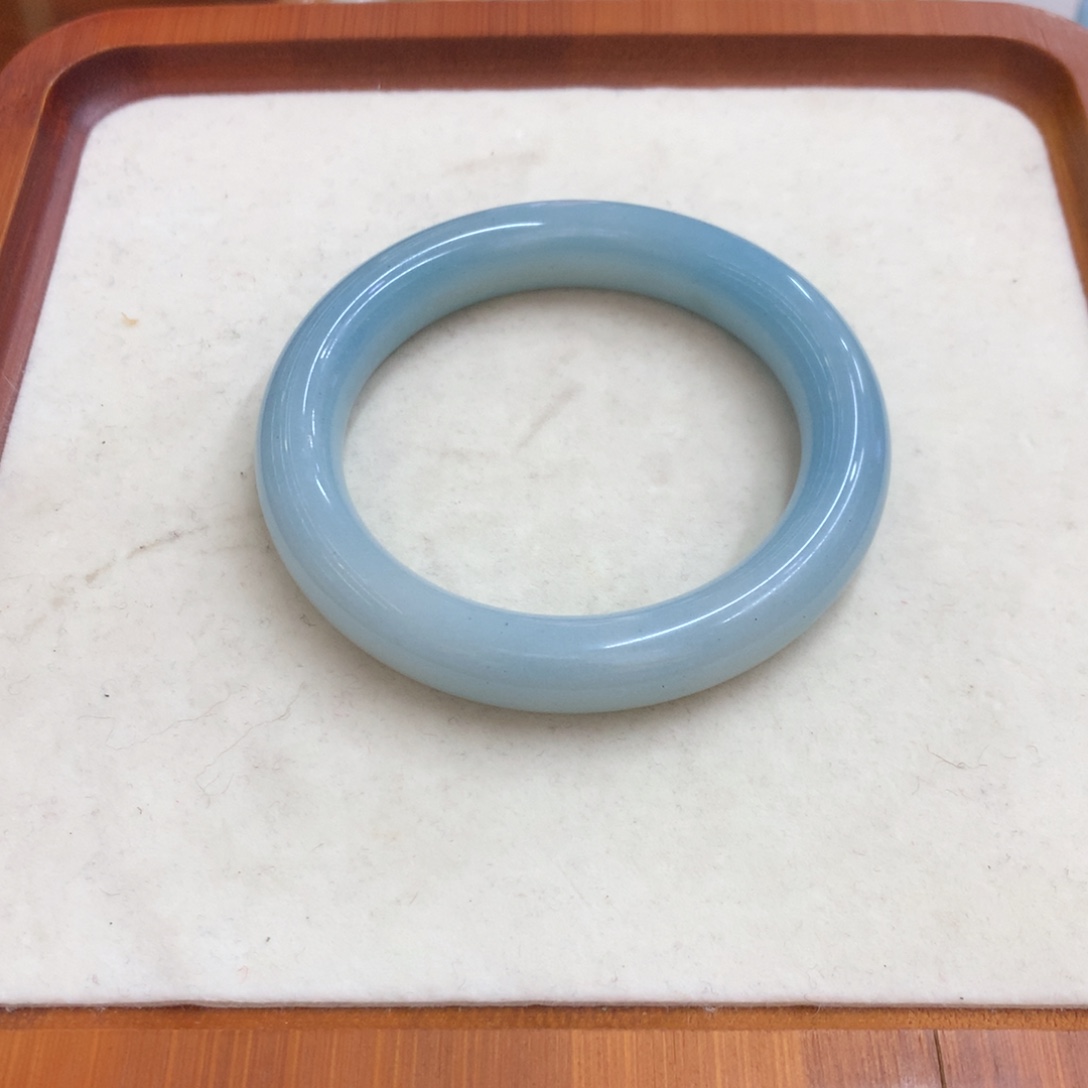 石英质玉未镶嵌手镯