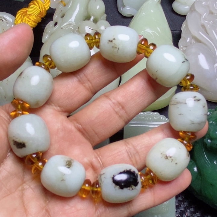 和田玉颈饰未镶嵌