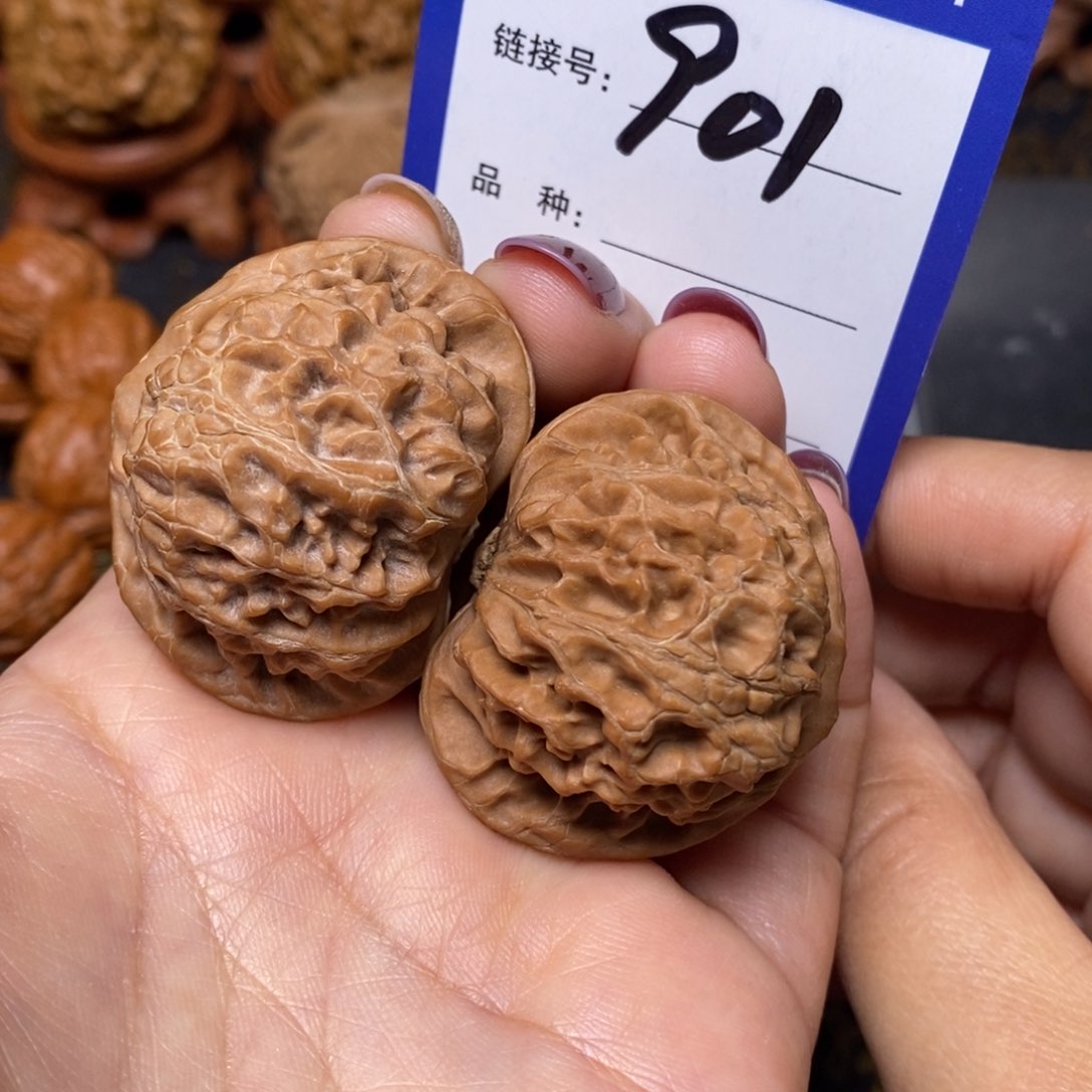 文玩核桃把件宫灯全品40。 901