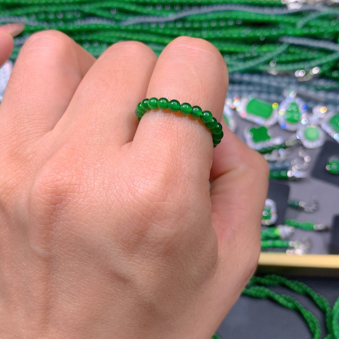 翡翠耳饰未镶嵌天然