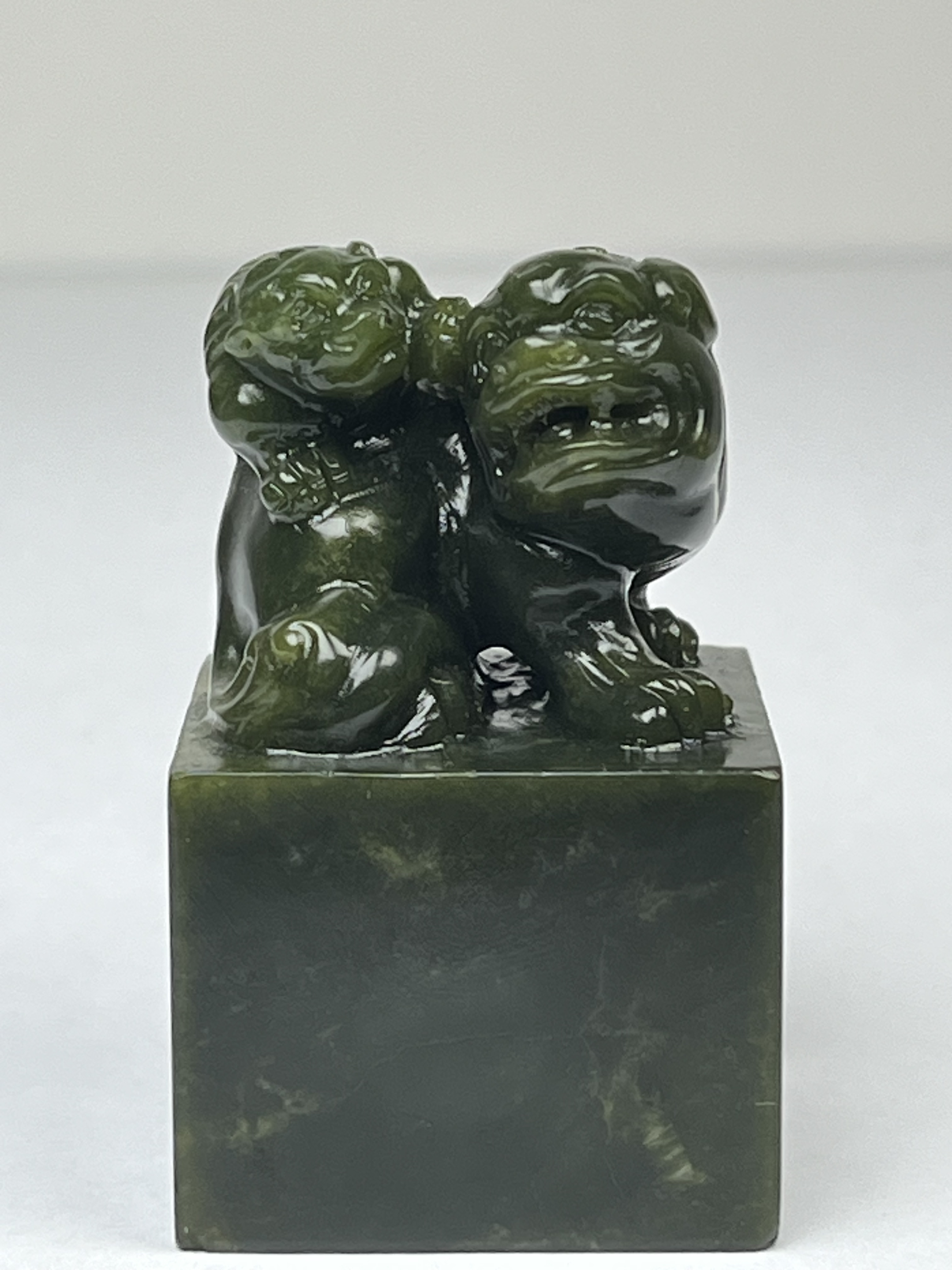  寿山石稀少旧藏绿田黄石印章带丝瑞兽通透4.9-3-3cm80.4克