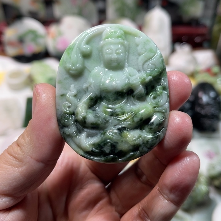 独山玉未镶嵌颈饰