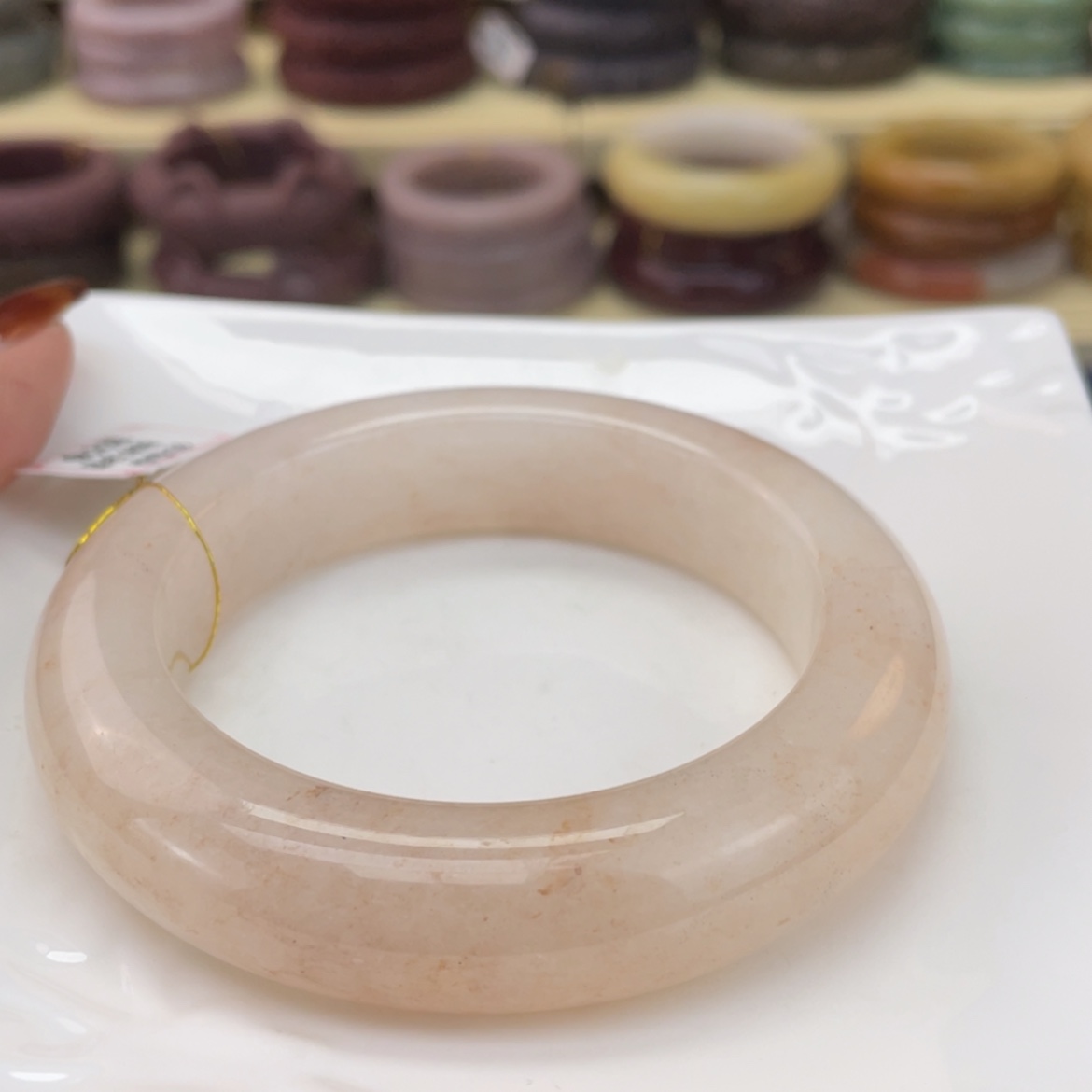 【闪购商品】石英质玉手镯未镶嵌