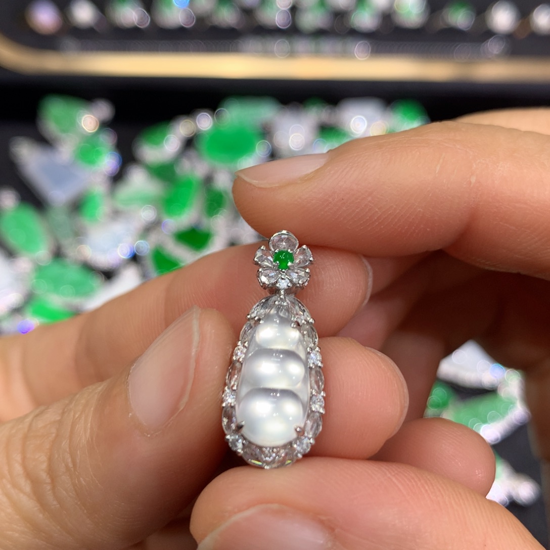 翡翠18K金镶嵌吊坠(不含链)