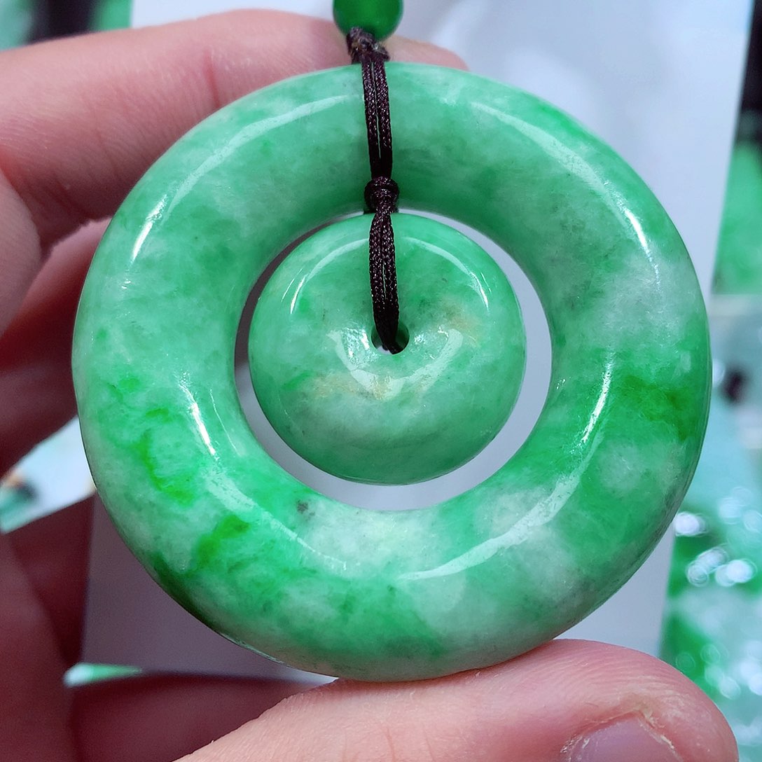 翡翠颈饰未镶嵌缅甸翡翠