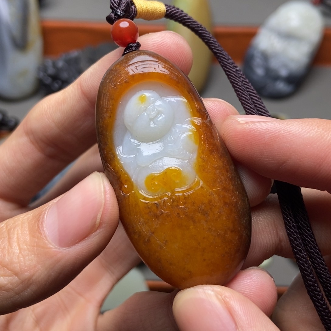 和田玉颈饰未镶嵌?****前