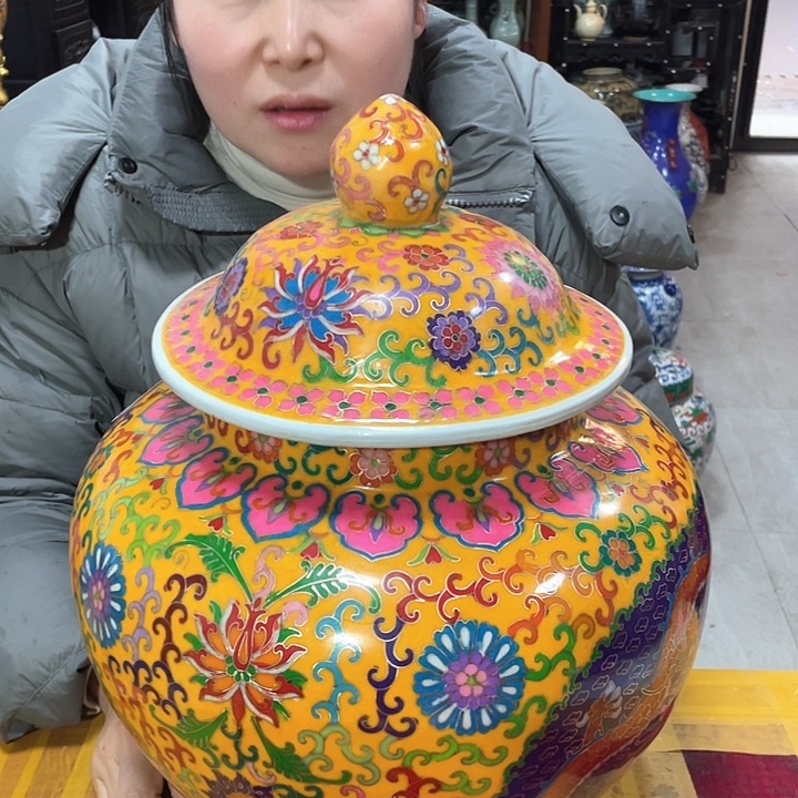 摆件浔瓷器活在自己身上找