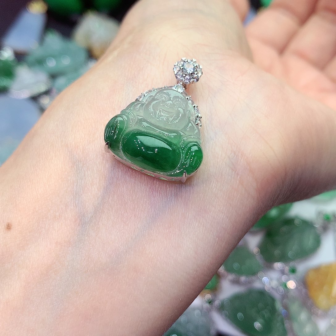 翡翠吊坠(不含链)18K金镶嵌火*?
