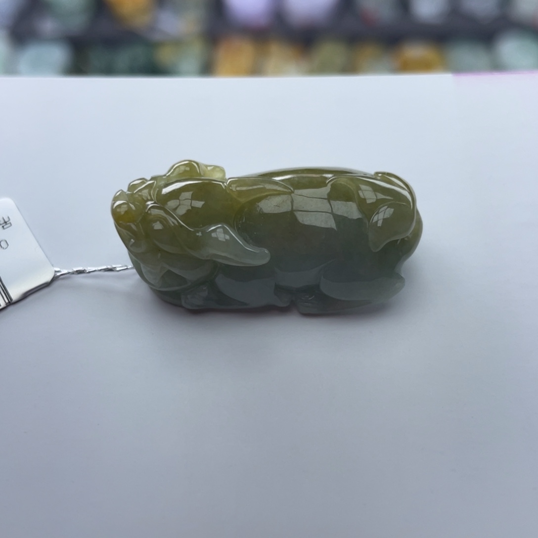 翡翠颈饰未镶嵌貔貅