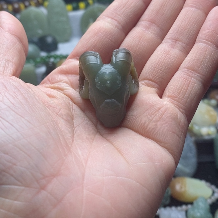 和田玉吊坠未镶嵌