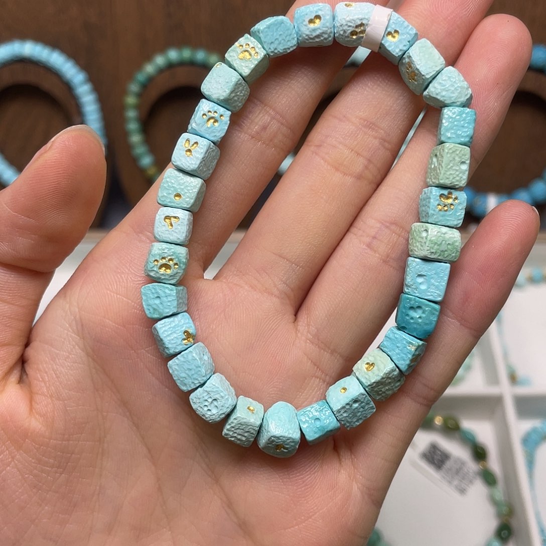 绿松石未镶嵌珠宝奇石