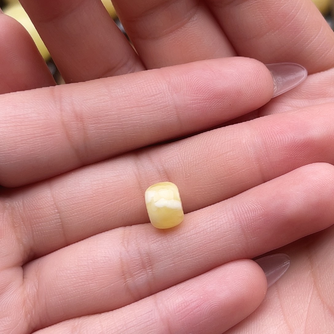 小***物琥珀未镶嵌裸石蜜蜡梦