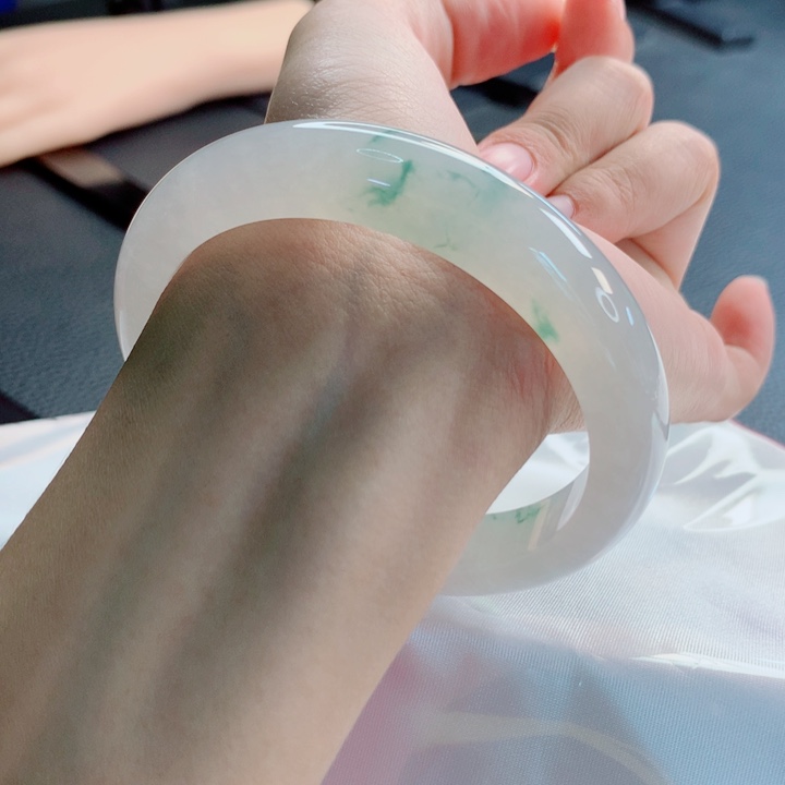 翡翠未镶嵌手镯60+圈