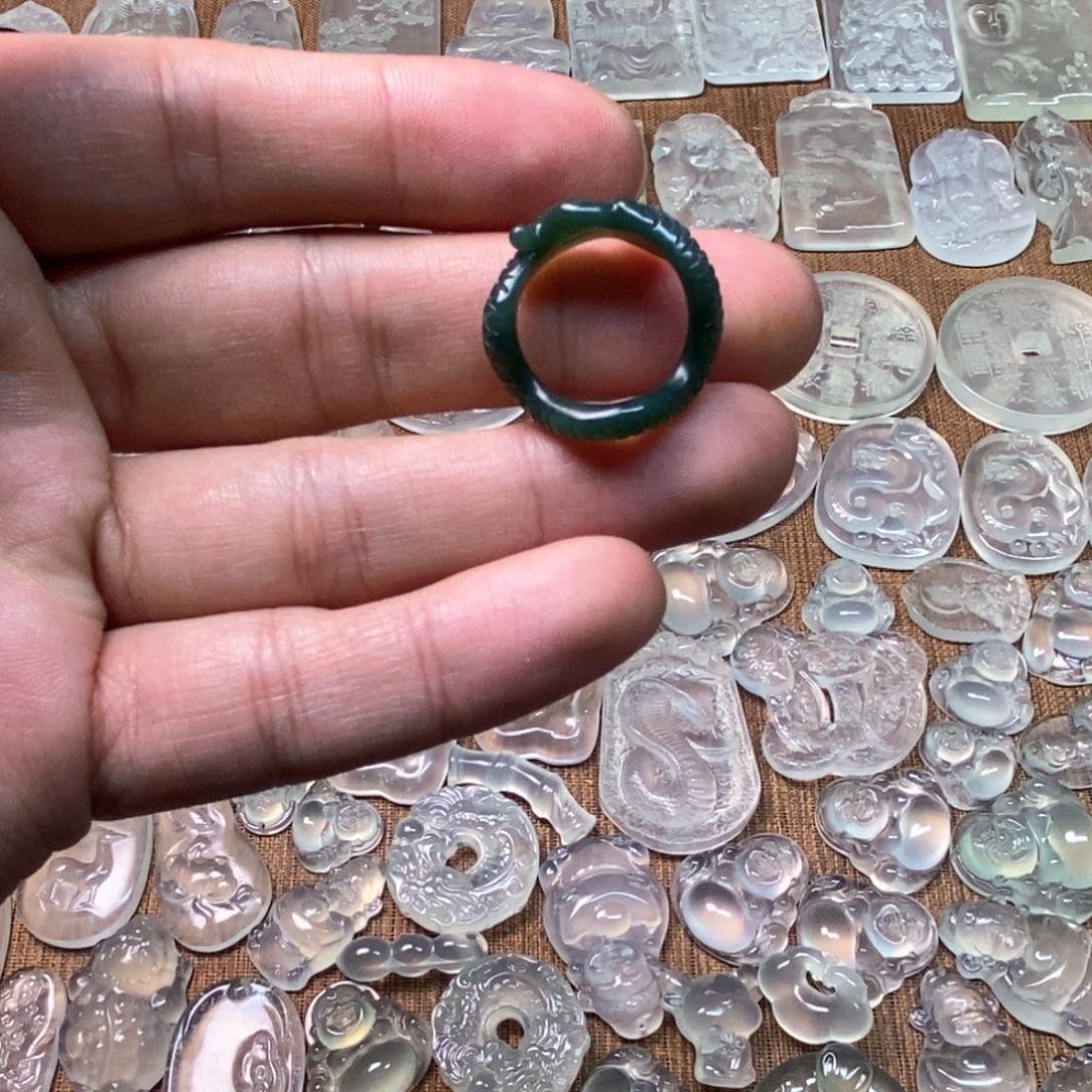 岫玉吊坠(不含链)未镶嵌