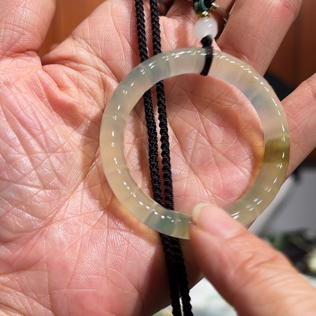 岫玉未镶嵌毛衣链