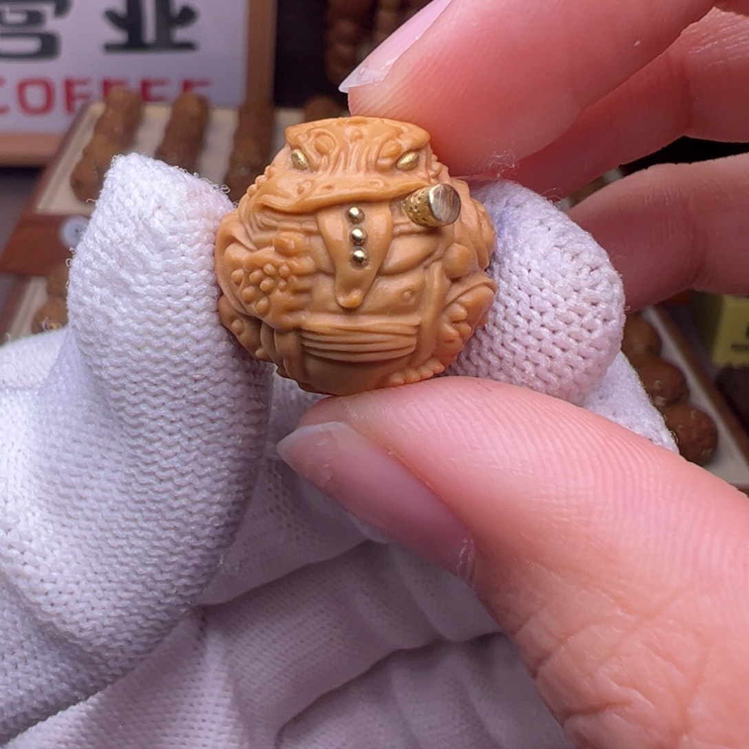 把件猴头核桃镶嵌款蛤蟆大王全品有正常封口线