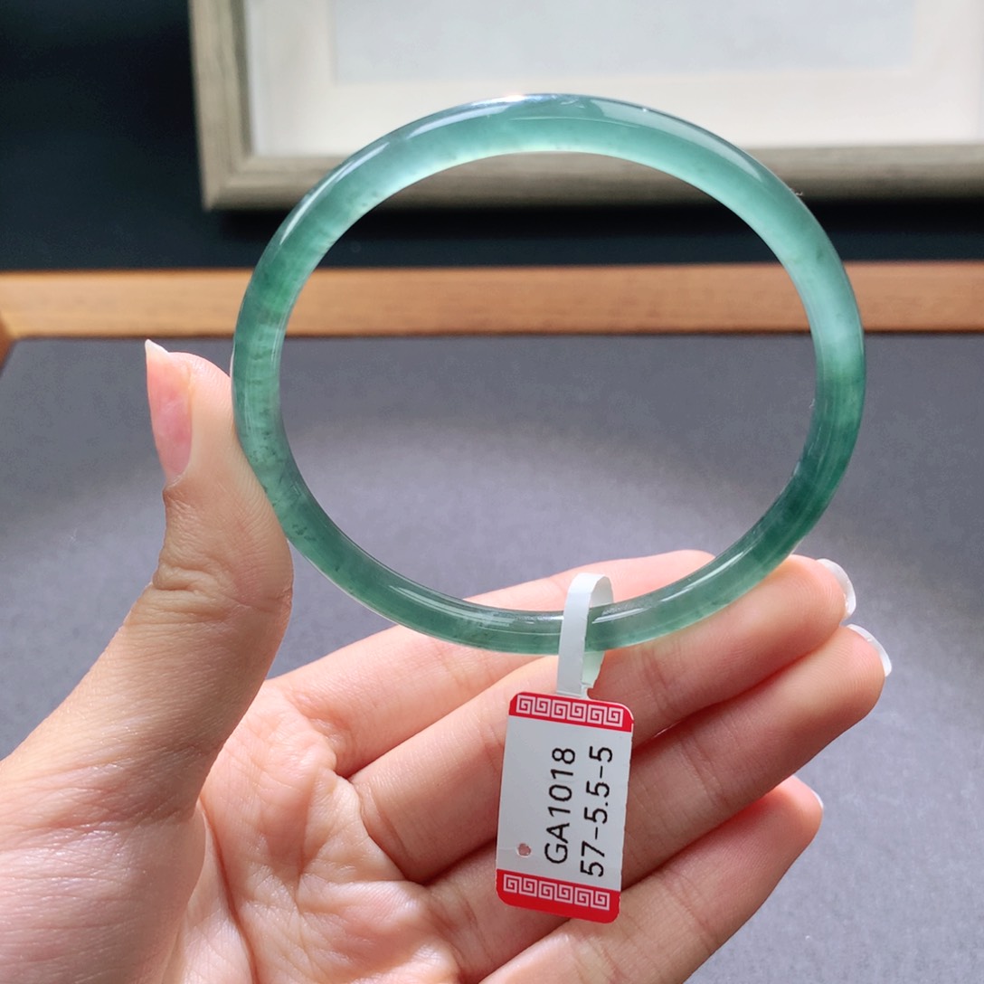 翡翠手镯未镶嵌天然翡翠手镯叮当镯