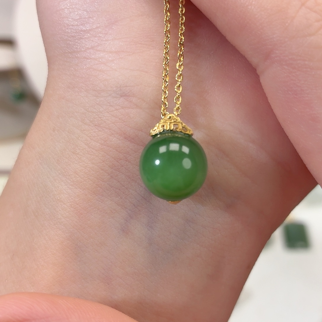 瑾***瑾和田玉（碧玉）18K金镶嵌颈饰