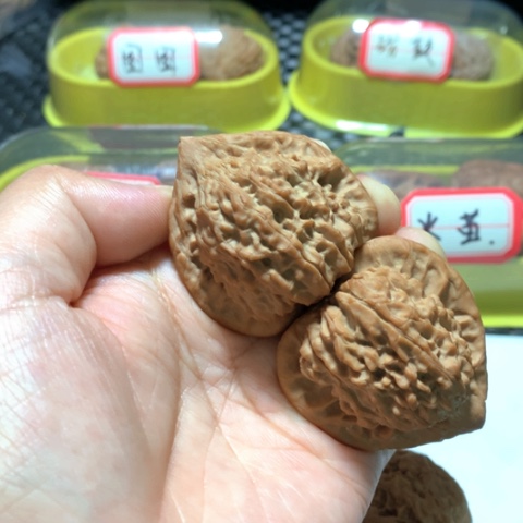 文玩核桃吊坠鹦****?朱雀