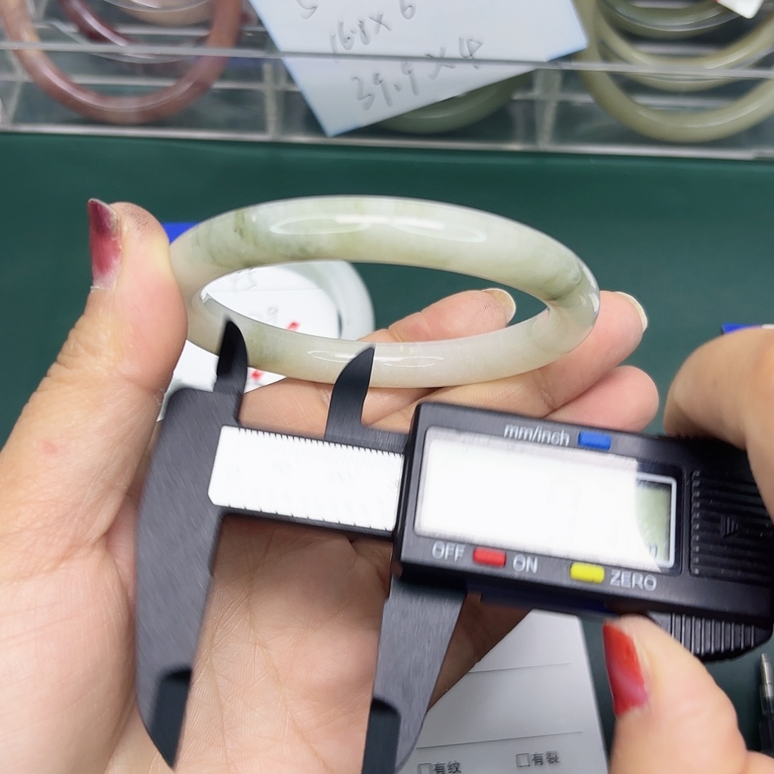 石英质玉未镶嵌手镯46/6160