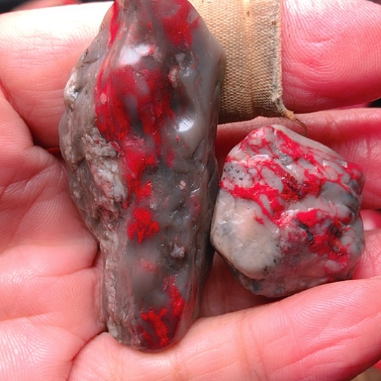 昌化鸡血石昌化鸡血石原石