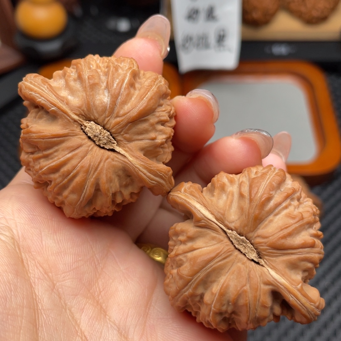 文玩核桃吊坠全品白狮子