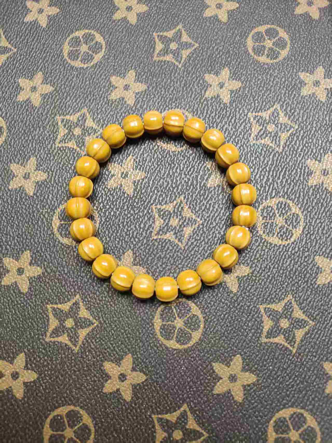 鲨鱼背精工雕刻猴头核桃单圈文玩手串