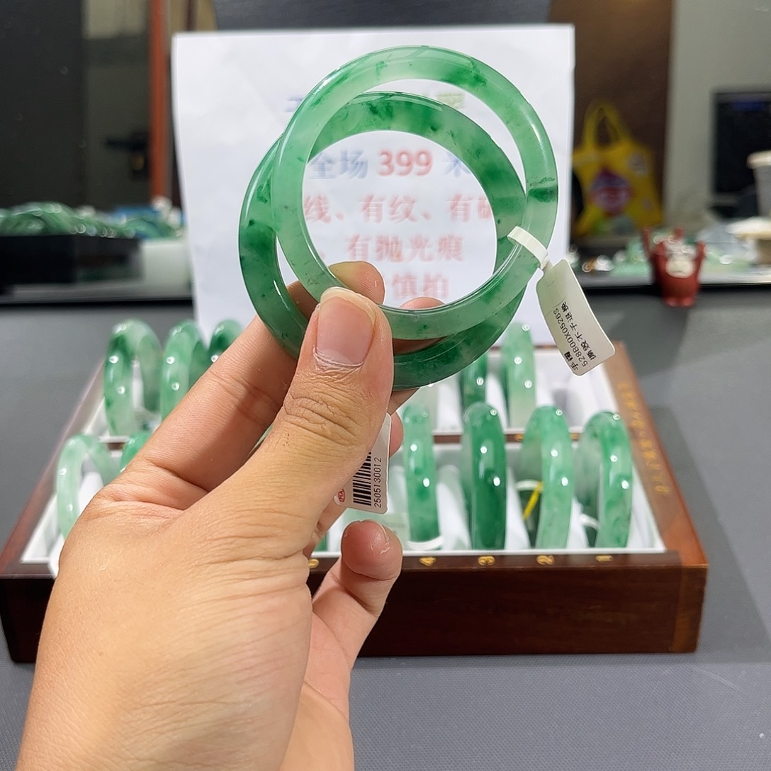 零***度未镶嵌手镯石英质玉