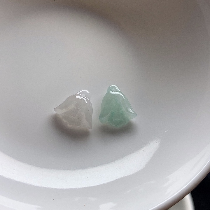 翡翠未镶嵌挂件莲蓬2个